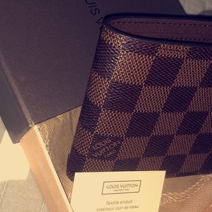 Louis Vuitton Damier wallet